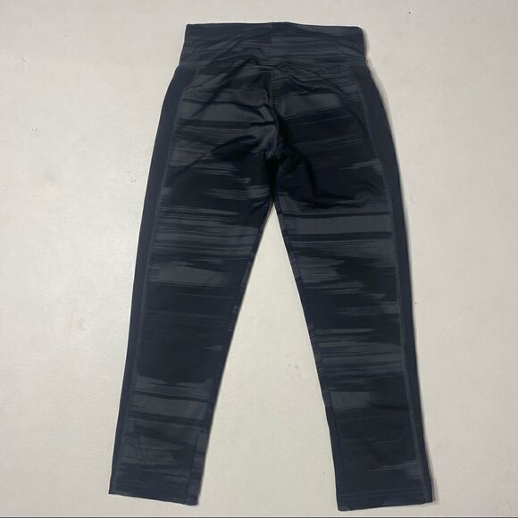 Puma | Black/Gray Yoga Capri’s - Picture 3 of 3
